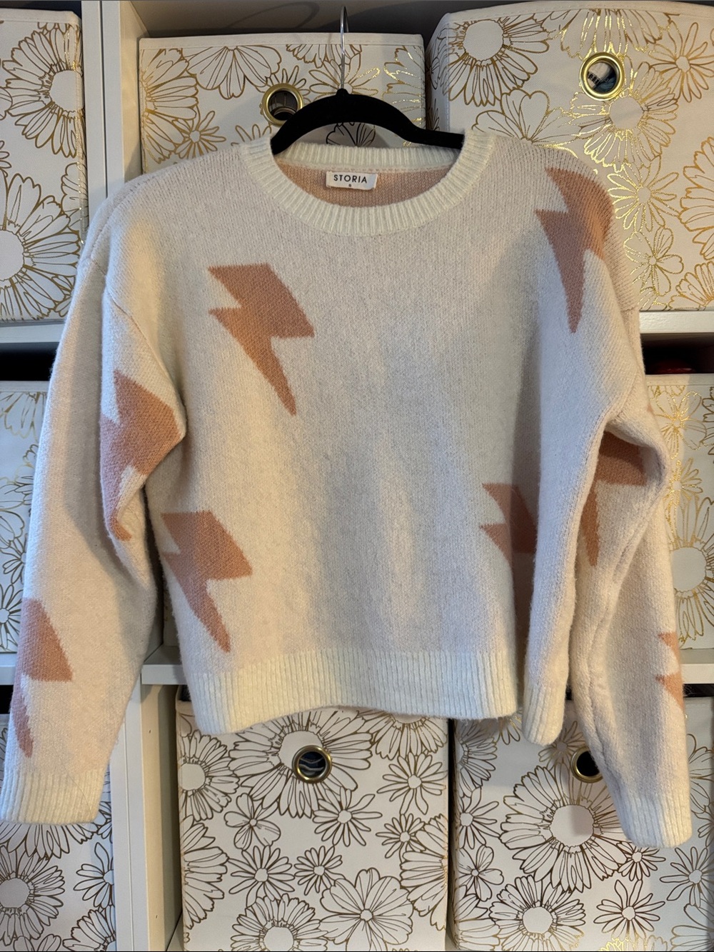 Storia Cream Sweater with Blush Lightning Motif